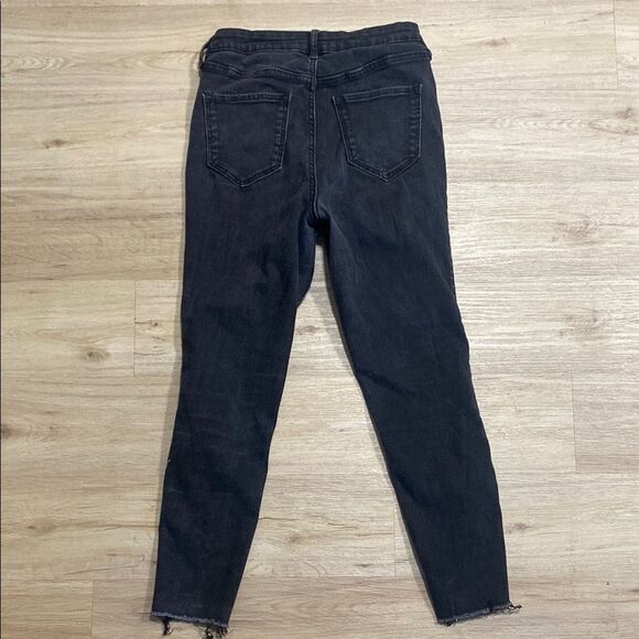 Old Navy Black Skinny Ultra High-Rise Rockstar Super Skinny Jeans Size 6 - Picture 7 of 12